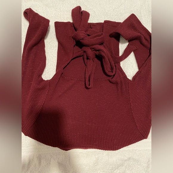 Bow Burgundy Top - Picture 5 of 8